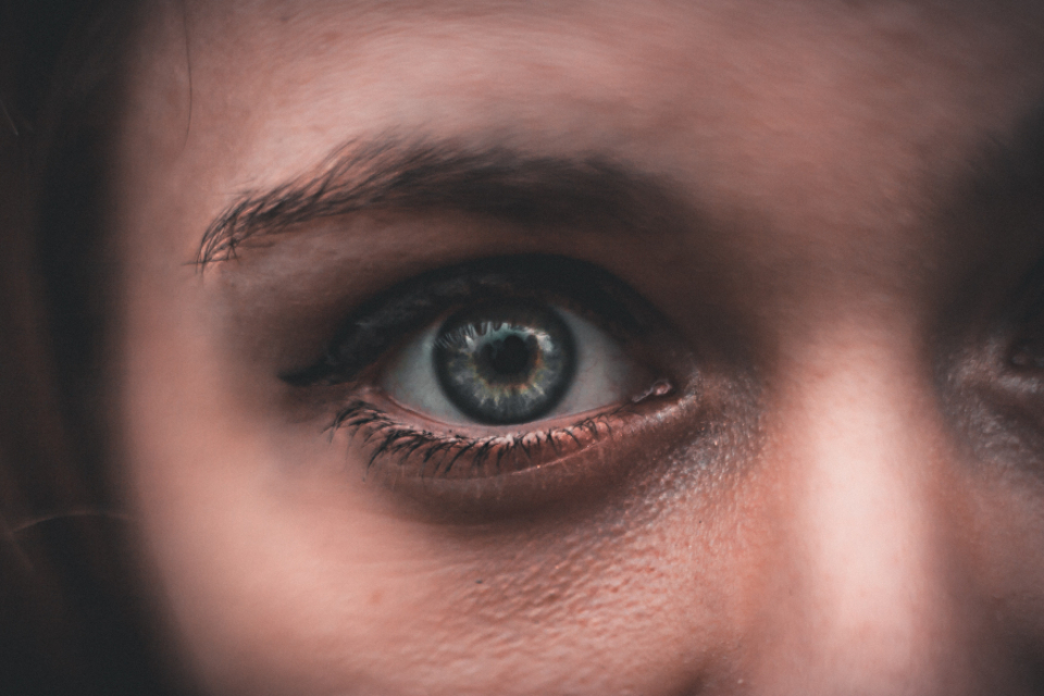 Blépharoplastie à Agen et Toulouse - regard et paupières